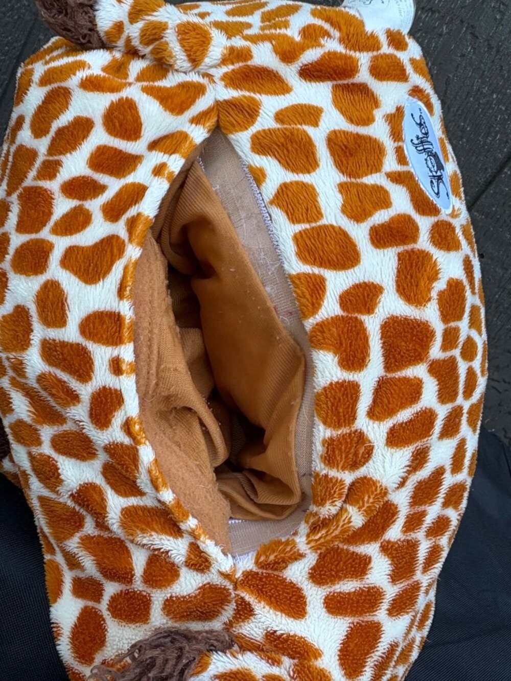 Stuffies Sky The Giraffe Plush Toy Stuffed Animal Plush Hidden Pockets 22" 2011 - Picture 10 of 11